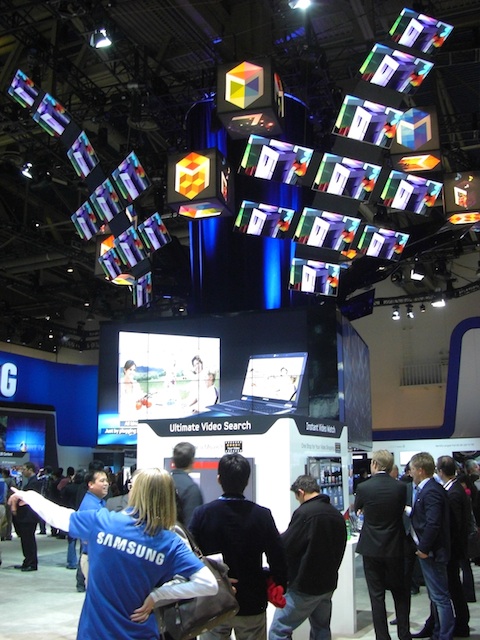 Samsung CES 2011 Booth Vertical Screens